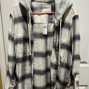 American Eagle Outfitters Gray Plaid Button Down Shirt